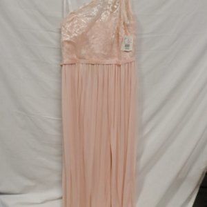 Light pink formal dress David"s Bridal. New with tag size 8
